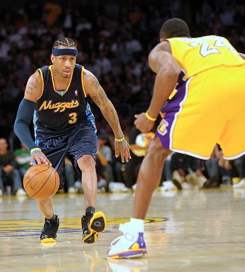 仅反映出她 仅反映出她